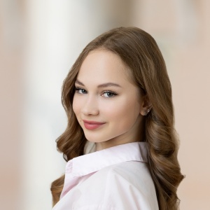 Полина Крапивцева