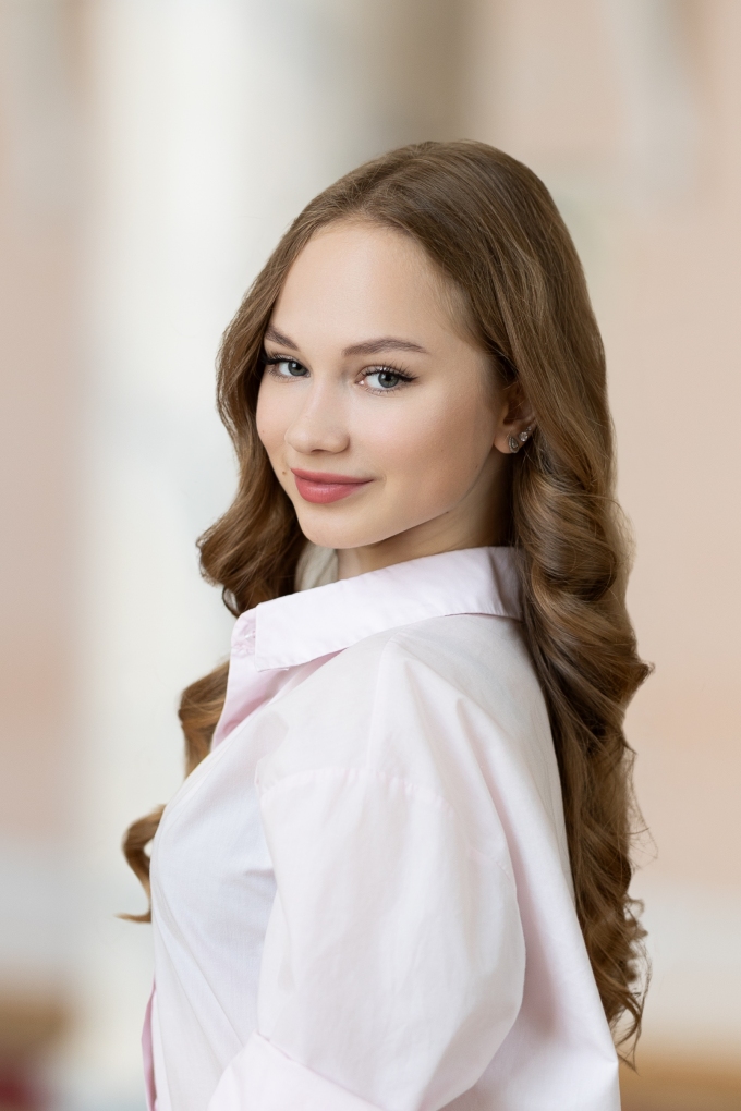 Полина Крапивцева