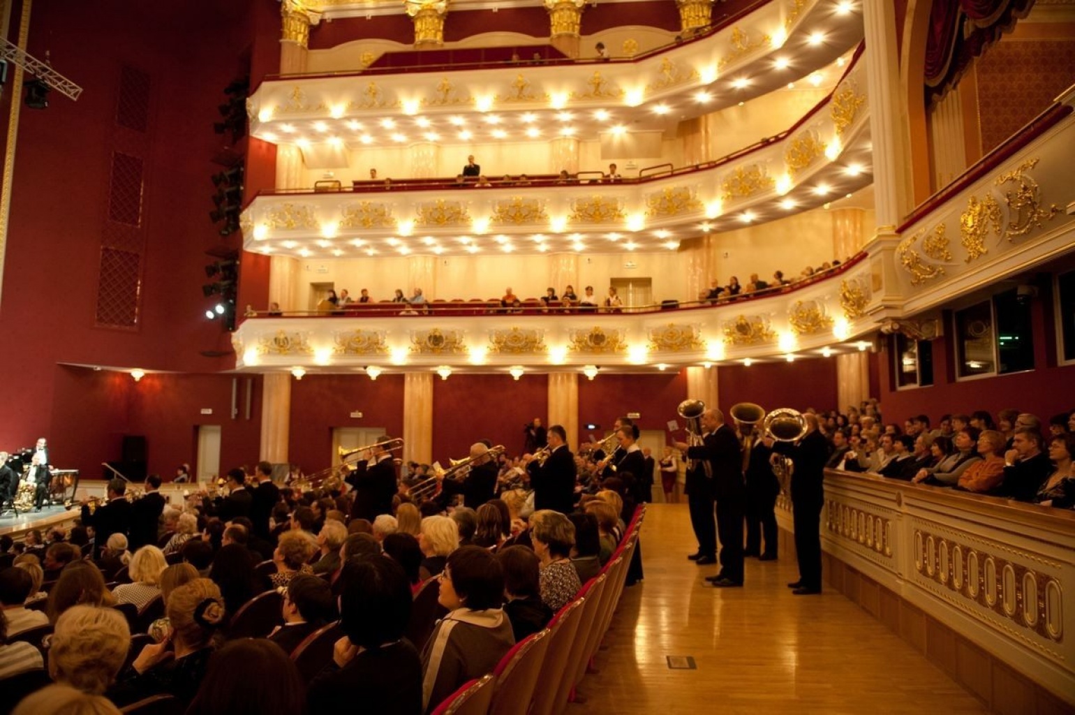 Театр оперы и балета Самара внутри